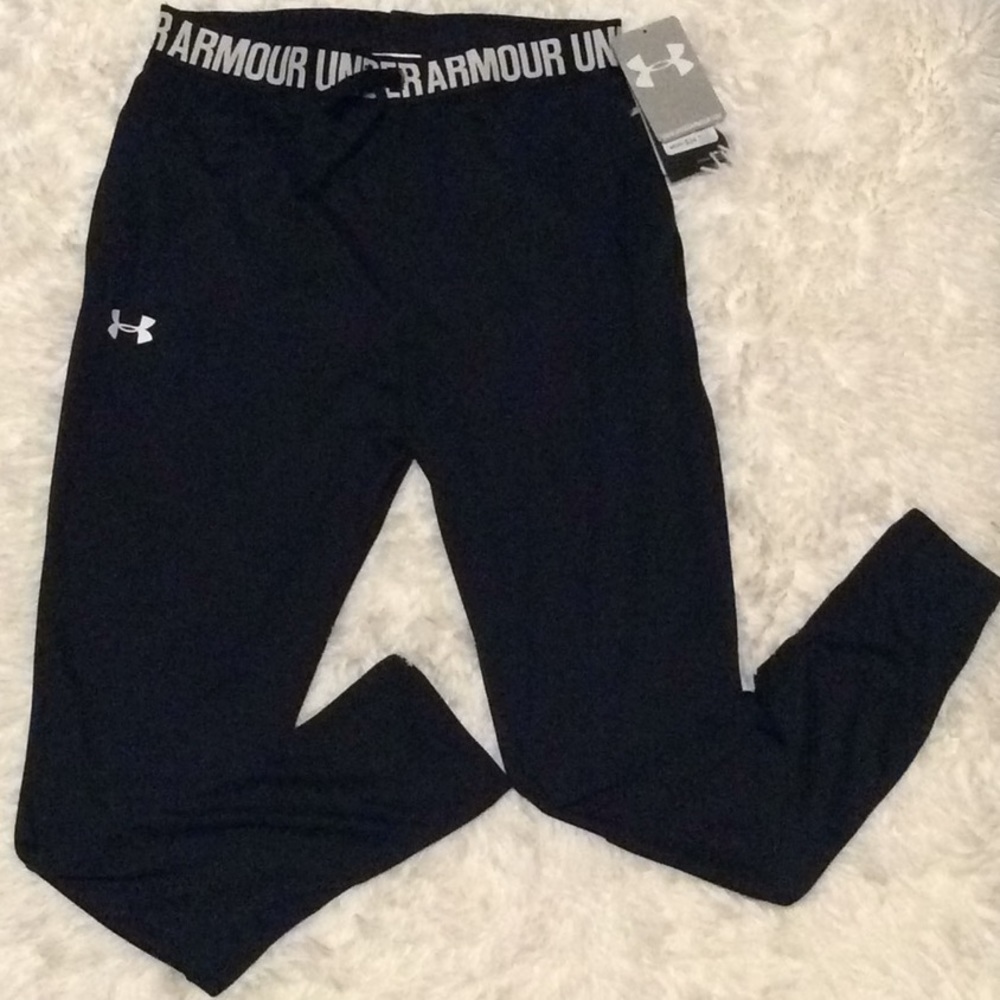 NWT Girls Under Armour Tech Jogger (size YM)
